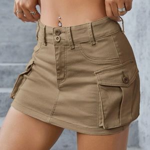 ICONIC Flap pocket denim skirt.